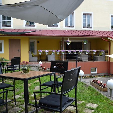 Viesnica Kandava Exteriör bild