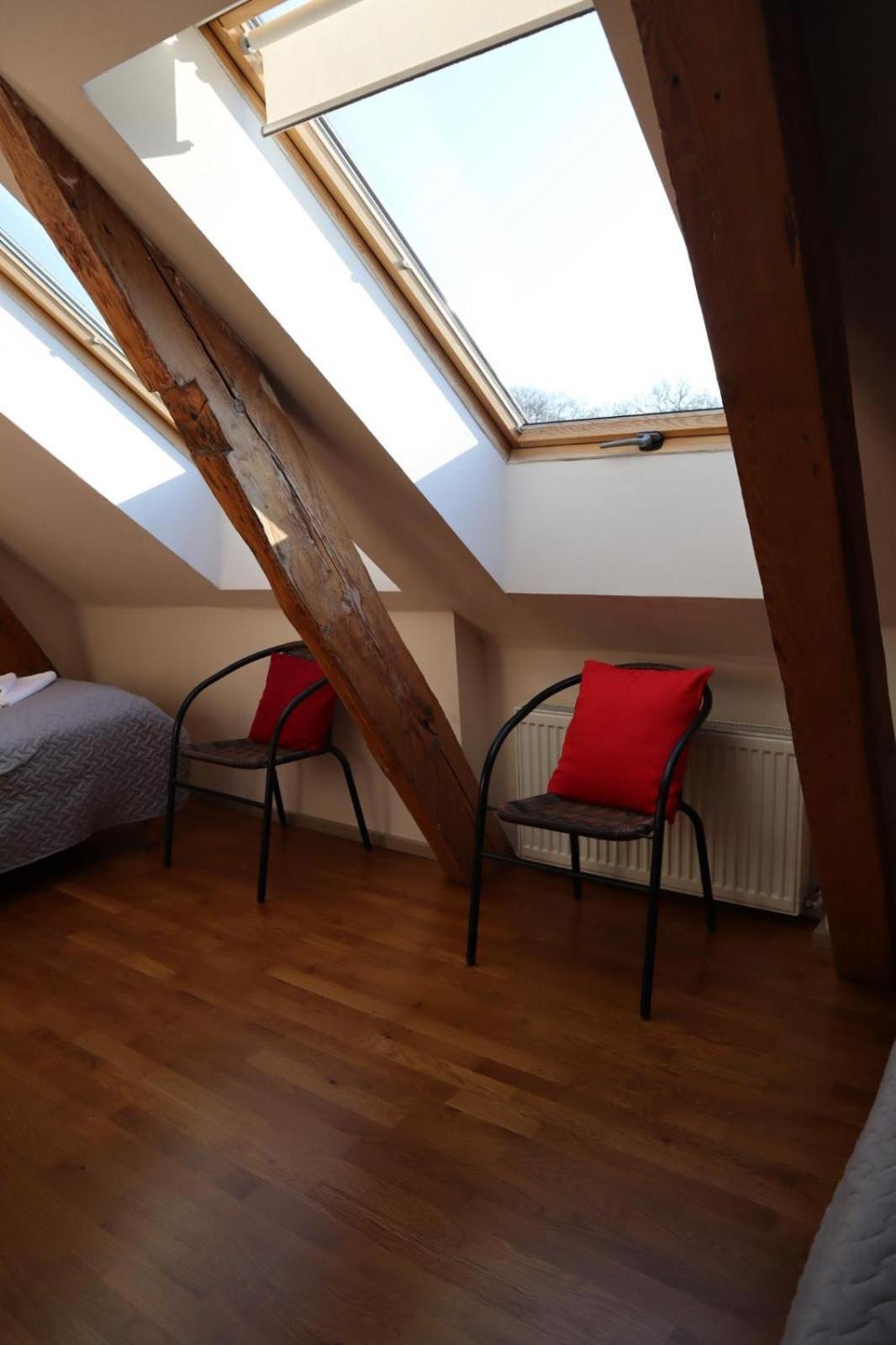 Viesnica Kandava Exteriör bild