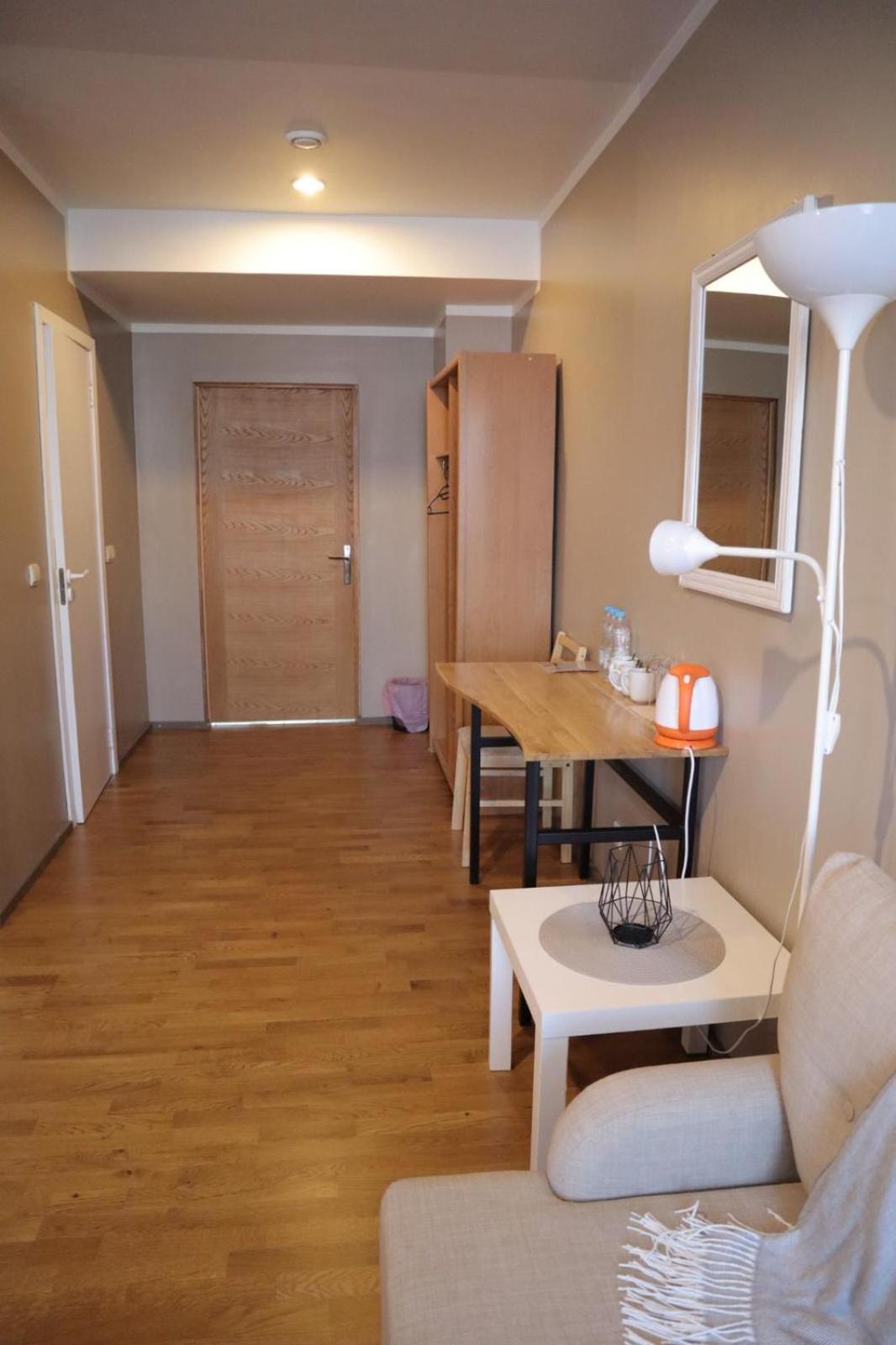 Viesnica Kandava Exteriör bild